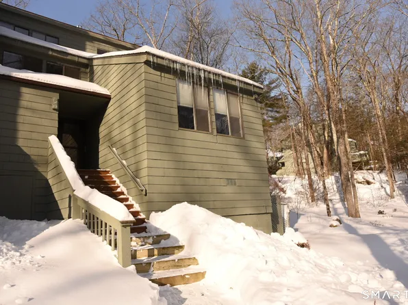 215 Ledge Drive #215, Torrington, CT 06790