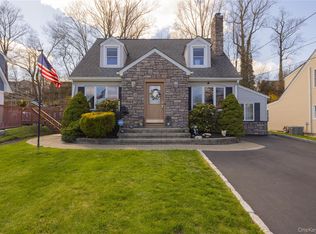 87 N Magnolia Street, Pearl River, NY
