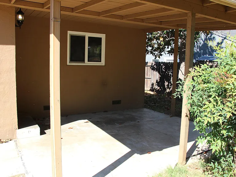 5399 Whittier Dr — Photo 21
