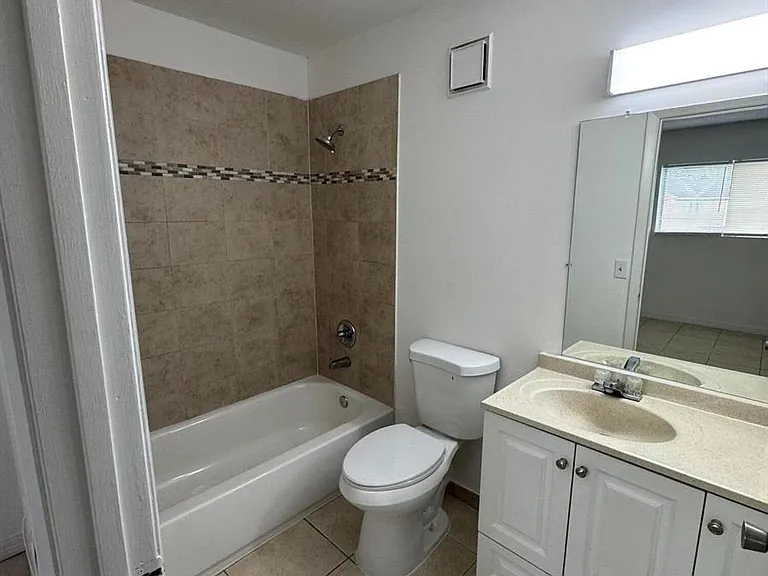 417 Palm Cir E #417 — Photo 19