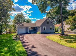 23 Beechwood Dr, Congers, NY 10920