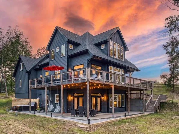 1722 High Summit Dr, Talking Rock, GA 30175