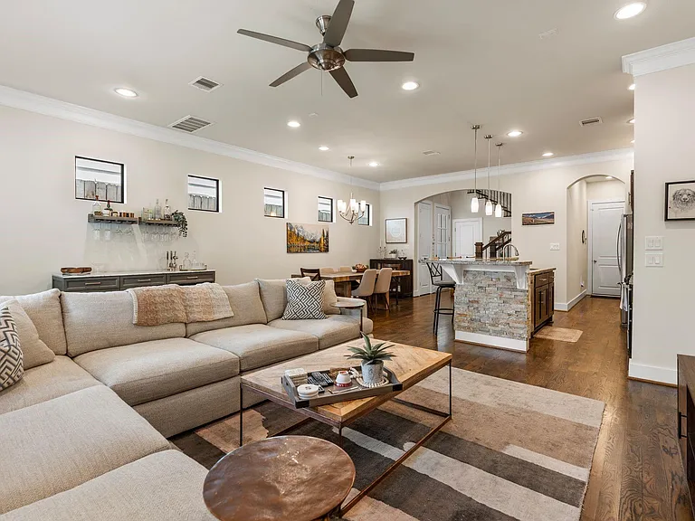 4205 Koehler St #B — Photo 3