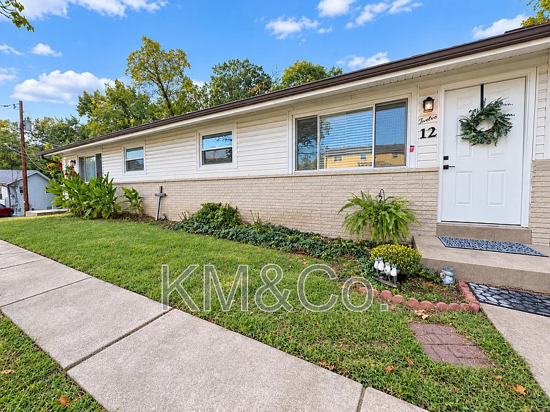 2 bed, 1.0 bath, 820 sqft, $1,425 — Photo 2