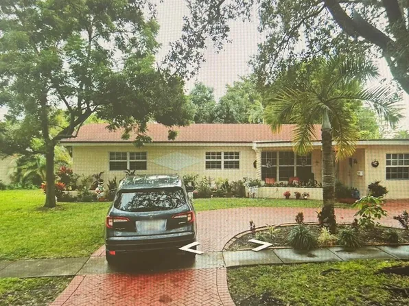 5620 Monroe Street, Hollywood, FL 33023