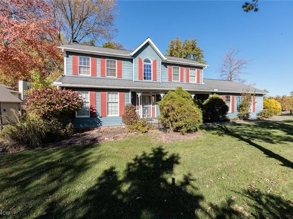 9741 Royal Valley Dr, North Royalton, OH 44133