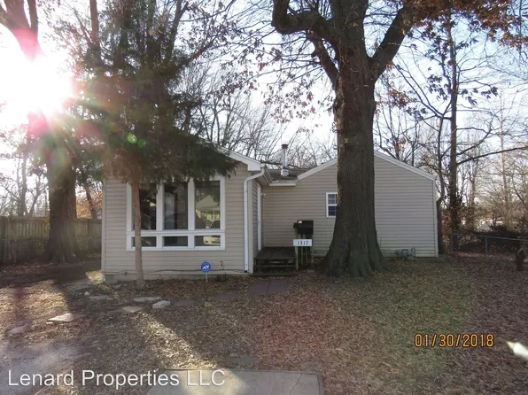 1317 N Rogers Ave, Springfield, MO 65802