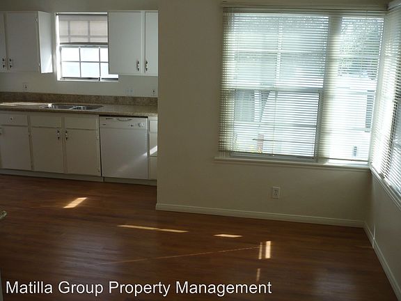 3rd image of 2472 Butler Ave