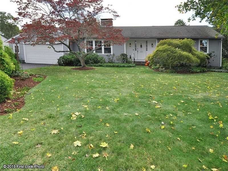 1st image of 585 Algonquin Dr