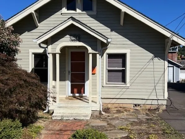 129 Fiske St, Silverton, OR 97381