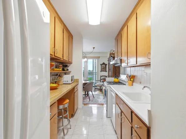 2930 West 5th Street image 4 of 20