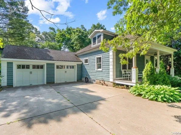 100 Shore Drive, Oakdale, NY 11769