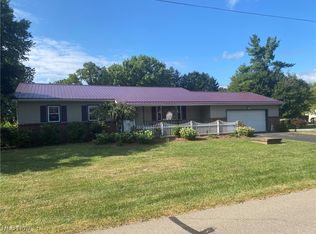 1740 Holly Dr, Zanesville, OH 43701