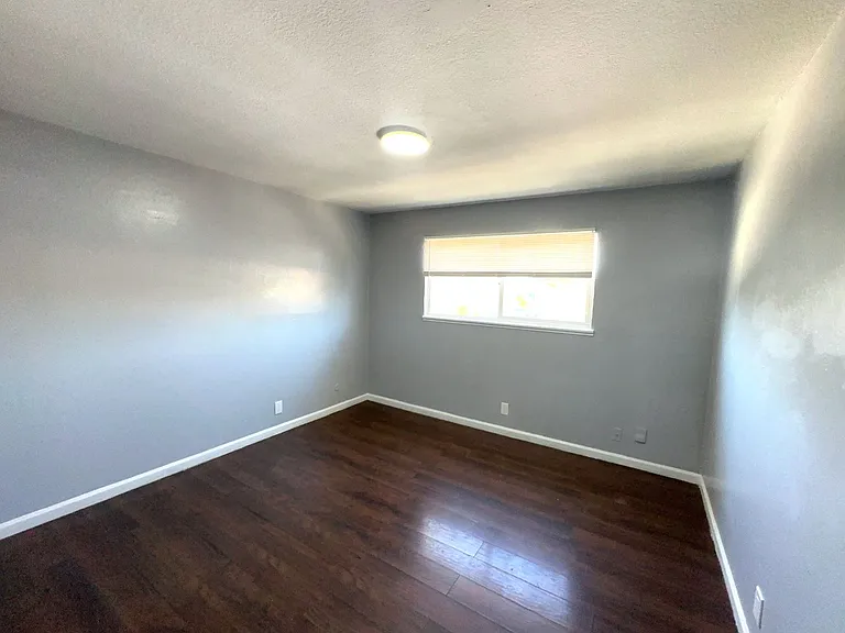 7123 Holly St — Photo 16