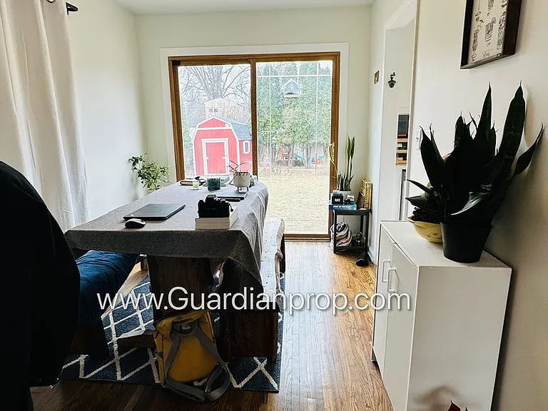 2700 Quentin Ave — Photo 5