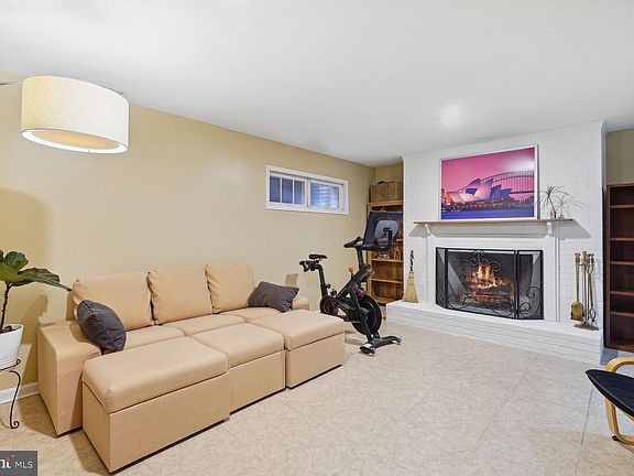 5th image of 6072 Hardwick Pl