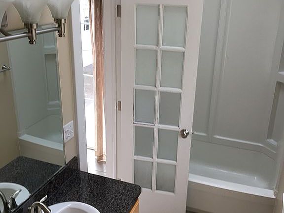 1st Floor Bath