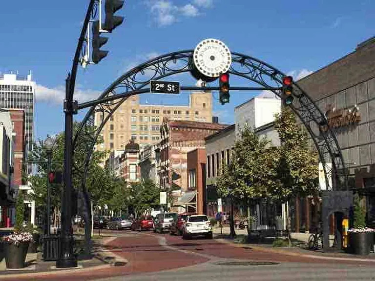 313 NW Martin Luther King Jr Blvd — Photo 27