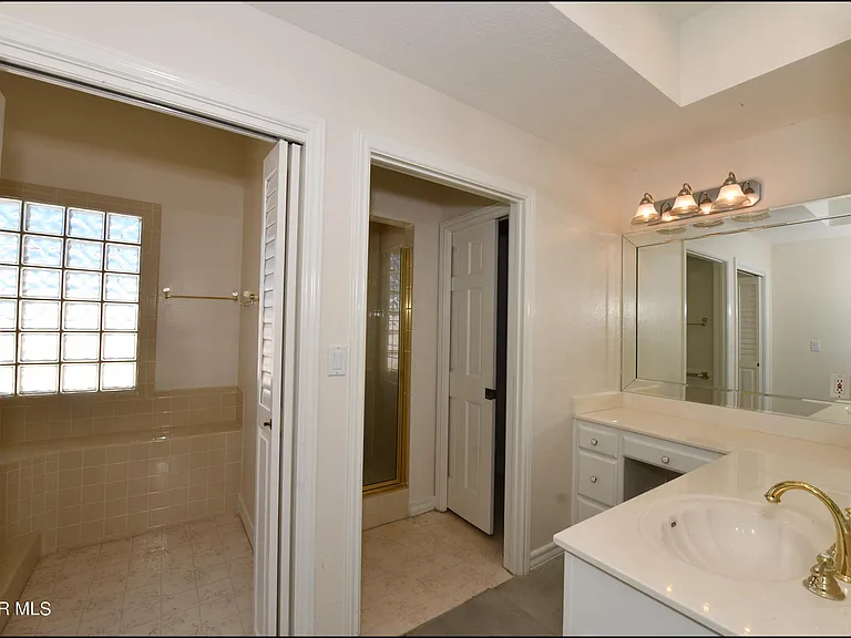 1004 Los Jardines Cir — Photo 25