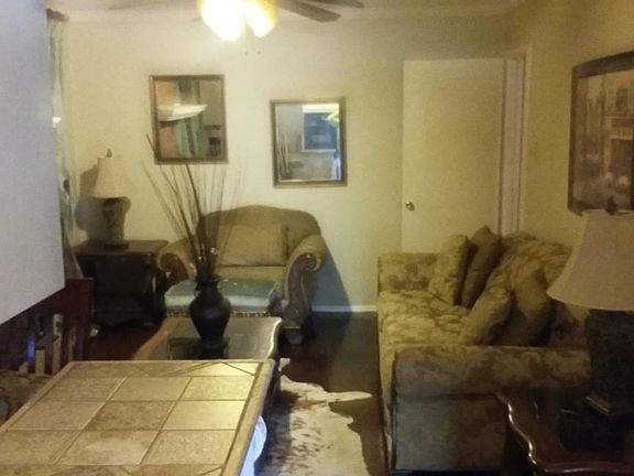 Keeping room from kitchen view