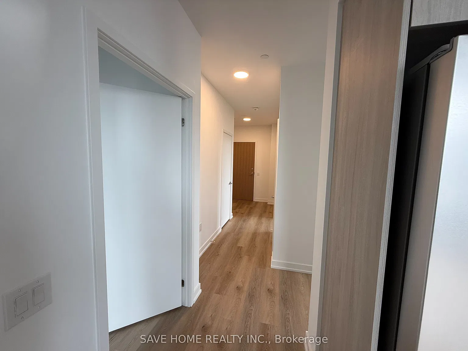 Condominiums at Square One District — Photo 2