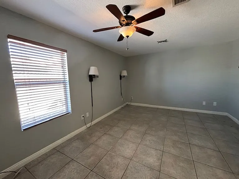 2323 Daytona Loop — Photo 14