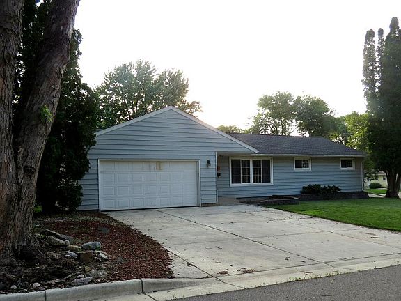 2nd image of 402 S 3rd St