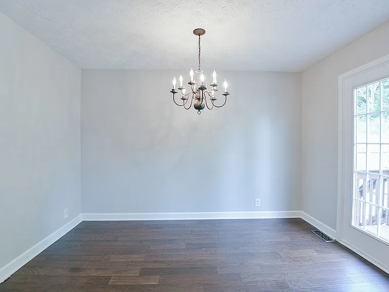 132 Tulip Grove Point — Photo 12