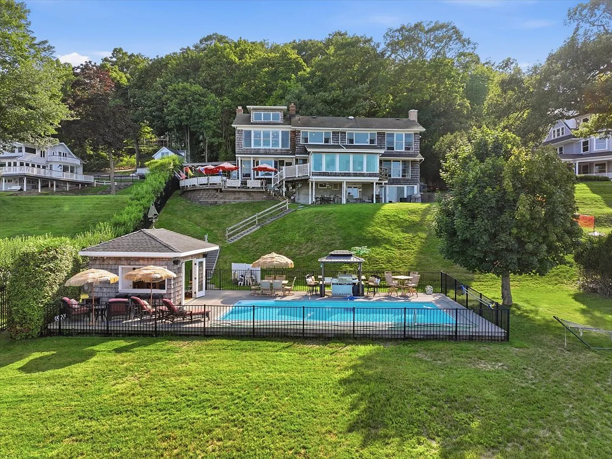 5 bed, 4.5 bath, 4750 sqft, $10,500 — Photo 1