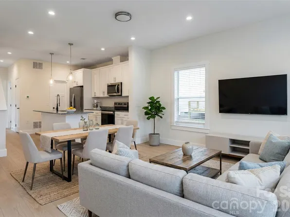 10 Wyndom Ln, Asheville, NC 28805