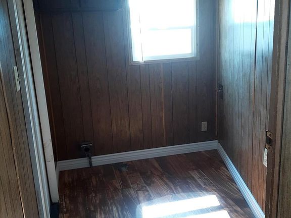 4th image of 289 Nassau Dr #12