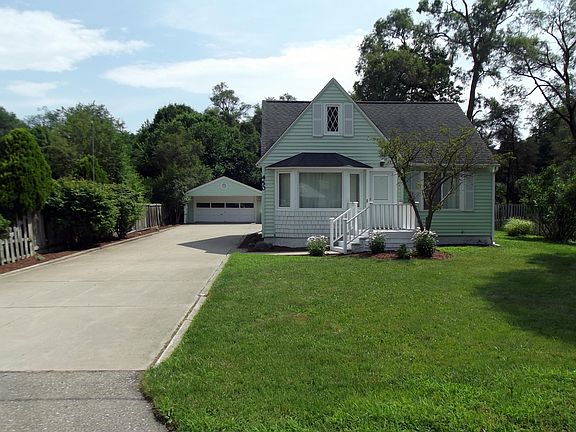 2nd image of 450 Rose Park Dr