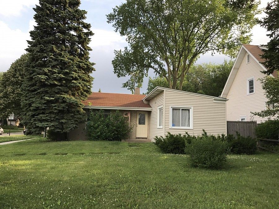 1st image of 1615 Beverly Pl