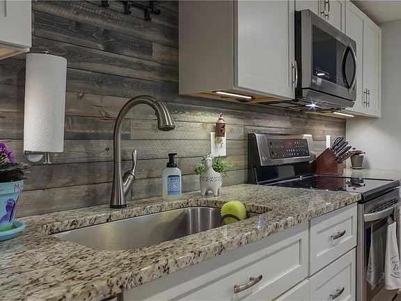 5th image of 132 Townsend Ct #132