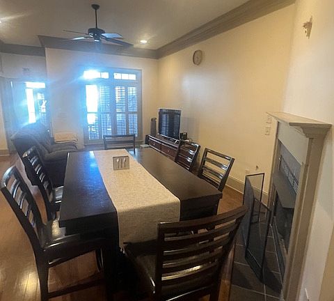 4th image of 324 Village Walk Ln