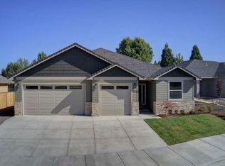 1073 Arrowhead Trl, Eagle Pt, OR 97524