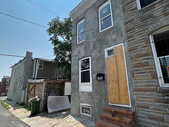 3rd image of 1800 N Chapel St