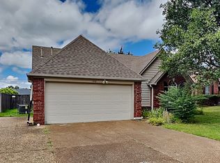 7078 Country Walk Dr, Cordova, TN 38018