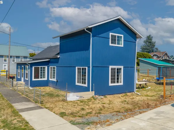 603 4th St, Myrtle Point, OR 97458