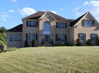 200 Pine Valley Ter, Easton, PA 18042