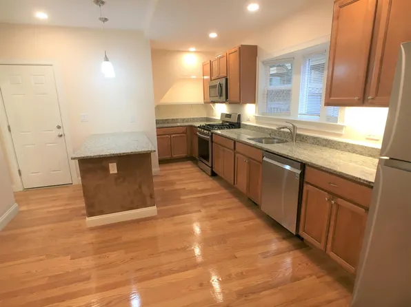 67 Temple St, Somerville, MA