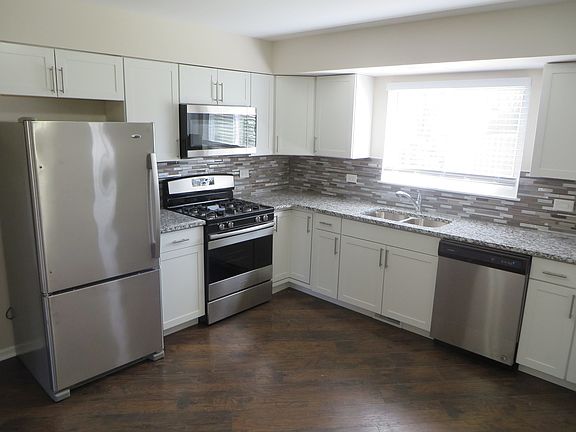 2nd image of 111 S Patricia Ln
