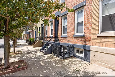 352 7th Street, #4