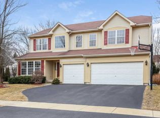 508 Kingsport Dr, Gurnee, IL 60031