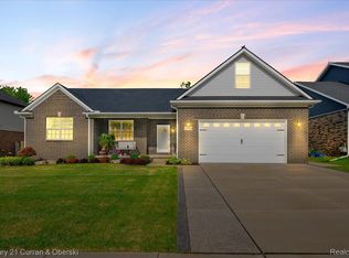 21150 Bryce Ct, Brownstown, MI 48174