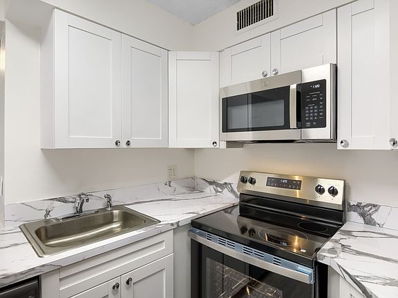 2nd image of 210 Lake Pointe Dr APT 304