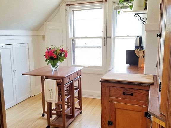 Kitchen (Alt Photo) and also view of the porch entrance