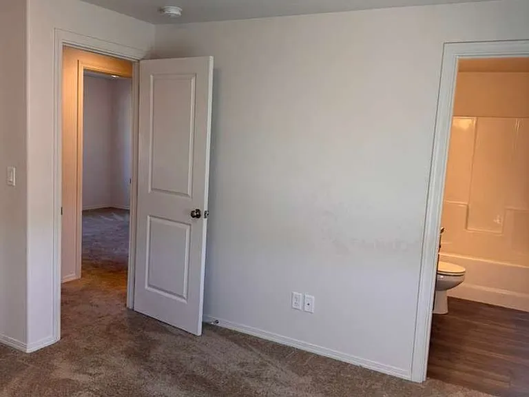 1642 Zoe Ave — Photo 16