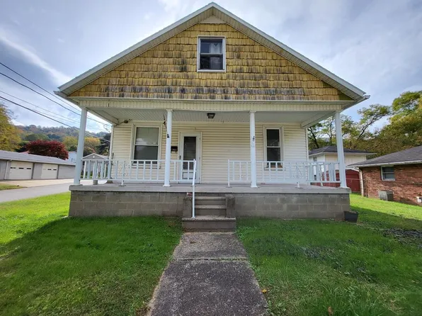 726 N 4th Ave, Paden City, WV 26159