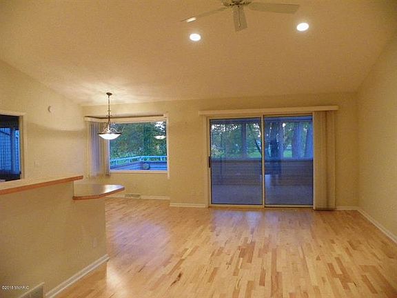 4th image of 6043 Gleneagle Dr